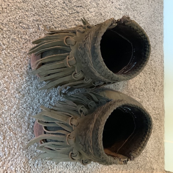 Liberty Black olive green leAther fringe, Lauren boots. Worn 3x. 7 1/2. $149 - Picture 4 of 6